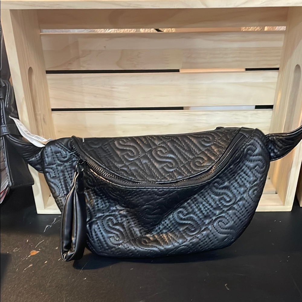 Stylish Black Quilted Women's Bag - Picture 1 of 2